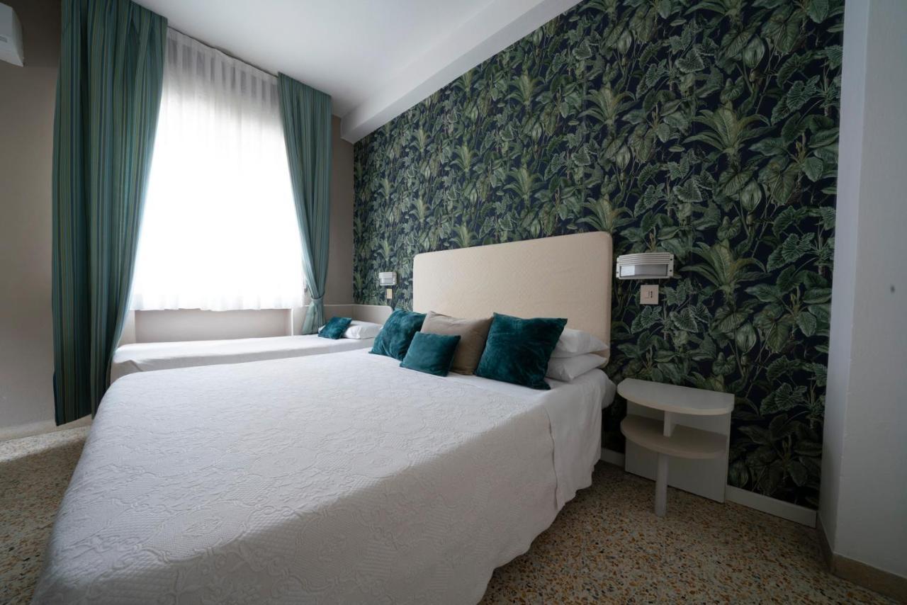 Alta Marea Hotel Milano Marittima Exterior photo