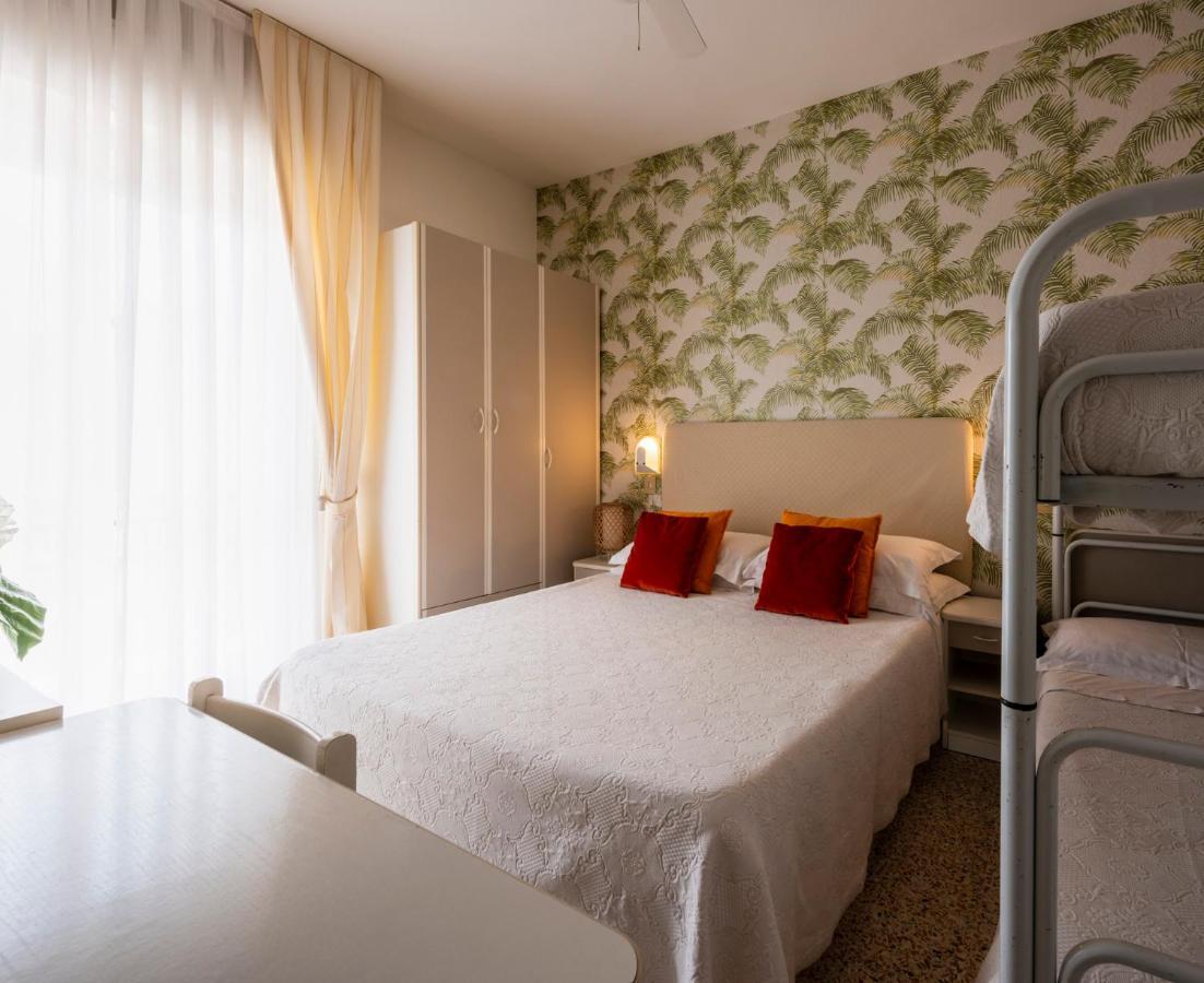 Alta Marea Hotel Milano Marittima Exterior photo