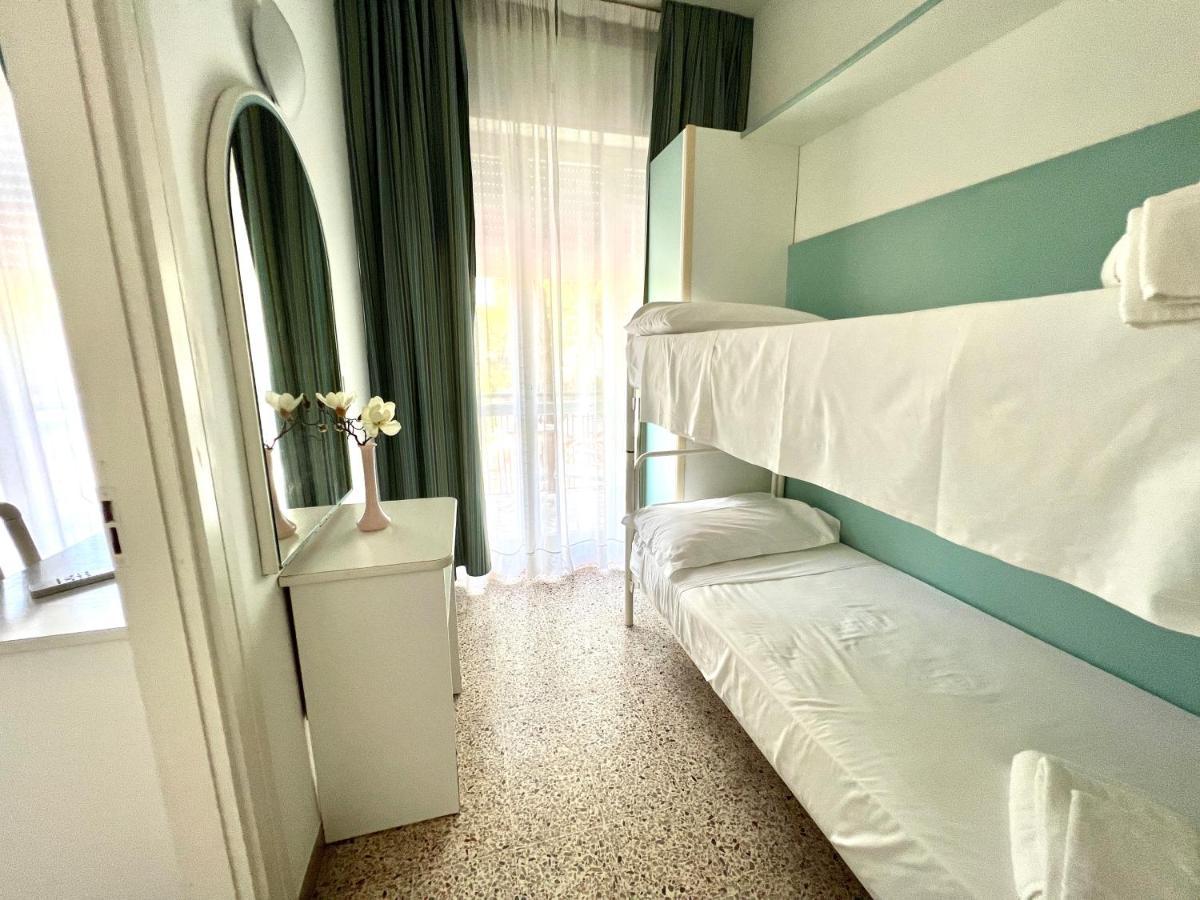 Alta Marea Hotel Milano Marittima Exterior photo